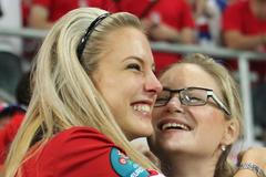 České fanynky se radují z vítězství nad Polskem v utkání skupiny A na Euru 2012