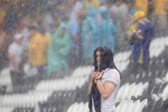 Silný déšť v utkání Ukrajiny s Francií ve skupině D na Euru 2012