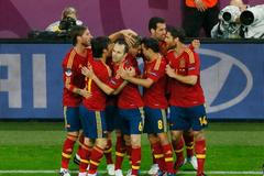 Fernando Torres slaví gól s týmem v utkání Španělska s Irskem ve skupině C na Euru 2012