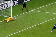 Brankář Tyton lapil penaltu Karagunise