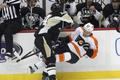 Pittsburgh - Philadelphia (Brooks Orpik, Eric Wellwood, hit)