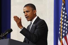 Barack Obama hovoří ke svým sponzorům ve Filadelfii