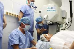 Laserová operace šedého zákalu