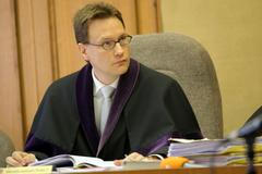 Škárka a Bárta před Soudem. Soudce Jan Šott