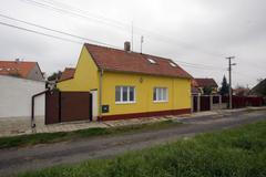 Domy poslancú středočeských