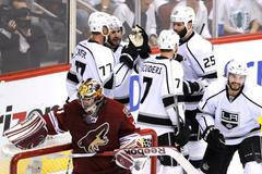 Radost hráčů Kings v zápase Phoenix Coyotes - Los Angeles Kings