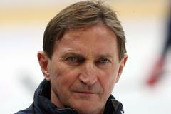 Česká hokejová reprezentace na tréninku před odletem na MS ve Švédsku a Finsku (Alois Hadamczik)