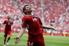 Václav Pilař slaví gól v utkání Řecko - Česká republika na Euru 2012