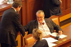 Schůze sněmovny a K6