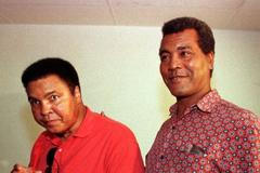 Teofilo Stevenson s Muhammadem Alim, dva nejlepší boxeři těžké váhy všech dob opět spolu