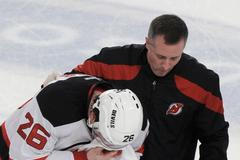 Zraněný Patrik Eliáš v zápase NY Rangers - New Jersey Devils