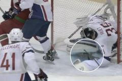 Neuznaný gól Běloruska v zápase s Francií (kotouč je pod Huetem v brance)