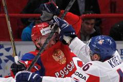 MS v hokeji 2012: Česko - Rusko (Krejčí, Denisov, střet)