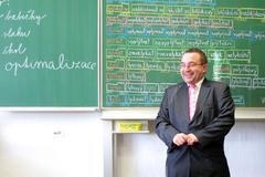 Josef Dobeš na návštěvě škol