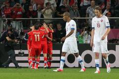 Rusové se radují po prvním gólu v utkání Ruska s Českou republikou na Euru 2012