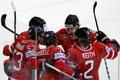 Radost kanadských hráčů v utkání proti Finsku