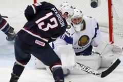 Atkinson útočí na Kolesnika v utkání USA - Kazachstán