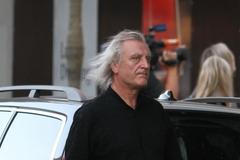 Příjezd hostů na oslavu 75. narozenin Václava Havla - Bořek Šípek