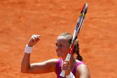 Petra Kvitová a její radost po zápase s Bratčikovovou, French Open 2012
