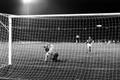 Mistrovství Evropy 1976: Finále ČSSR - NSR: Panenka proměňuje penaltu proti Seppu Maierovi