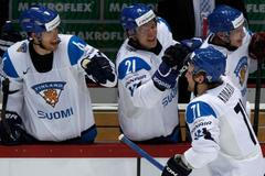 Radost Finska po vstřeleném gólu do sítě Švýcarska