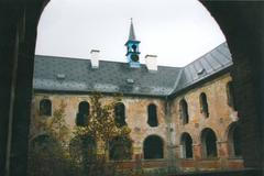 Klášter v Hostinném