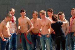 Focení polonahých fotbalistů - skupinová fotka