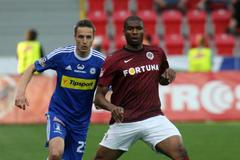 Tomáš Janotka a Leonard Kweuke při utkání Sigmy se Spartou