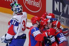 Rusové se radují z gólu v utkání proti Norsku