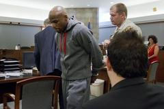 Floyd Mayweather míří na tři měsíce do vězení