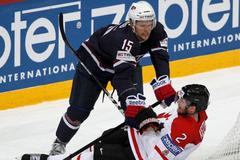 Střet Crabba a Keitha v utkání USA - Kanada