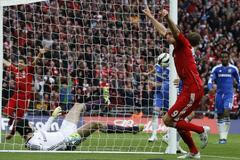 Petr Čech a sporný gól ve finále FA Cupu