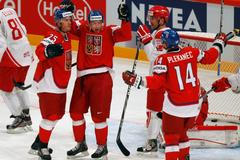 Lukáš Krajíček, Aleš Hemský a Tomáš Plekanec v utkání MS v hokeji 2012 Česko - Dánsko