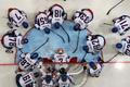 Slovenský tým před utkáním MS v hokeji 2012 proti Kanadě