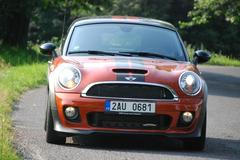 Test Mini John Works coupe
