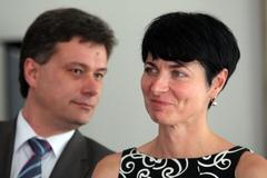 Blažek jmenoval Bradáčovou