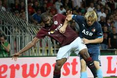 Fotbalisté Sparty v odvetném utkání kvalifikace Evropské ligy 2012/13 s Feyenoordem.