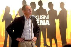 Dienstbier a Švejnar ve při o prezidentskou kandidaturu