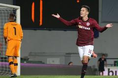 Fotbalista Sparty Václav kadlec slaví gól v odvetném utkání kvalifikace Evropské ligy 2012/13 s Feyenoordem.