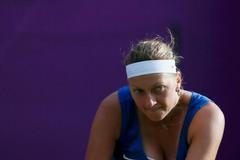 Česká tenistka Petra Kvitová hraje s Ukrajinkou Katerynou Bondarenkovou o postup do druhého kola na OH 2012 v Londýně.