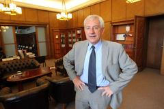 Leoš Heger ve své kanceláři