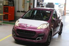 Výroba Peugeotu 107 edice Envy