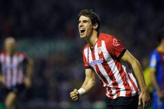 Javi Martinez slaví poslední branku v dresu Bilbaa