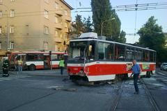 Nehoda tramvaje a trolejbusu v Brně