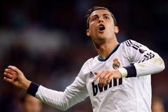 FOTO Dvě penalty a hlavička. Tak Ronaldo nastřílel hattrick