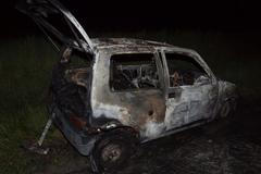 U Třebechovic shořelo osobní auto