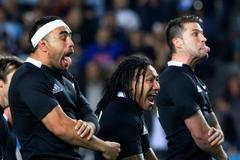 Novozélandští ragbysté "All Blacks" v utkání Rugby Championship 2012 s Argentinou.