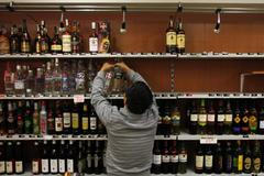 Odklízení tvrdého alkoholu z obchodu v Praze