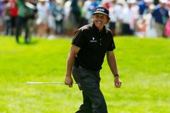 VIDEO Takhle Mickelson zazařil na turnaji ve Phoenixu