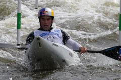 Vodní slalomář Vavřinec Hradilek z České republiky na Světovém poháru 2012 v pražské Tróji.